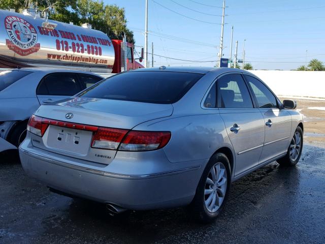 KMHFC46F98A288171 - 2008 HYUNDAI AZERA SE SILVER photo 4