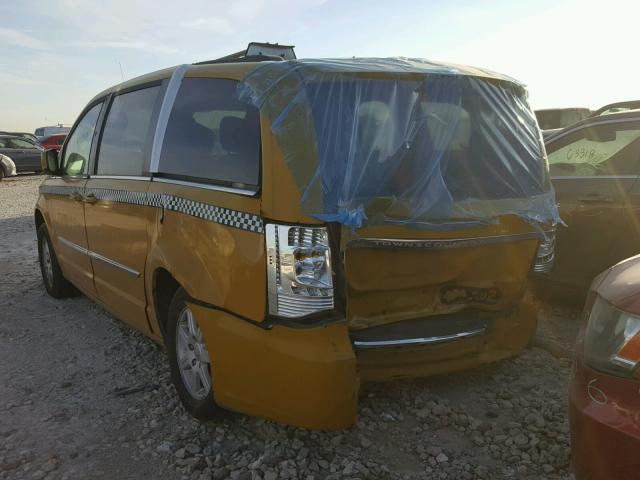 2A4RR5DG3BR765837 - 2011 CHRYSLER TOWN & COU YELLOW photo 3