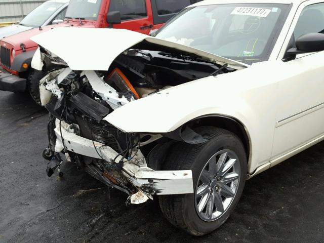 2C3KA43R17H861155 - 2007 CHRYSLER 300 WHITE photo 9