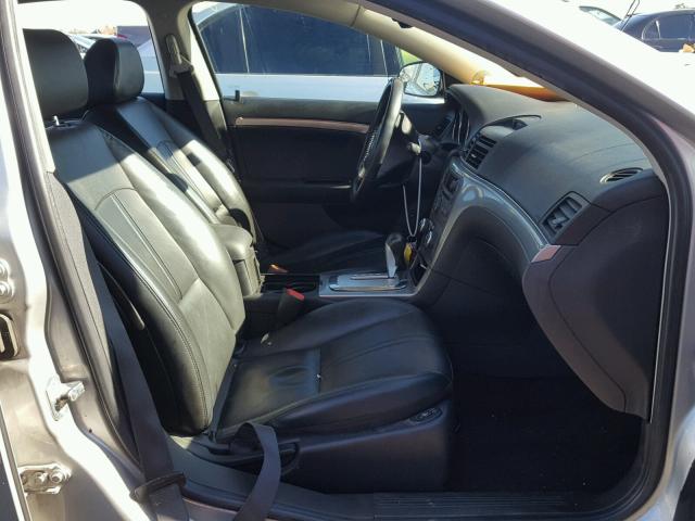 1G8ZV57777F135082 - 2007 SATURN AURA XR SILVER photo 5