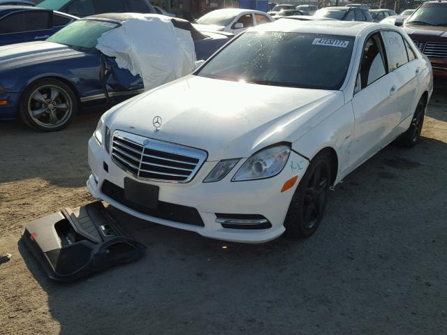 WDDHF2EB5CA518780 - 2012 MERCEDES-BENZ E WHITE photo 2