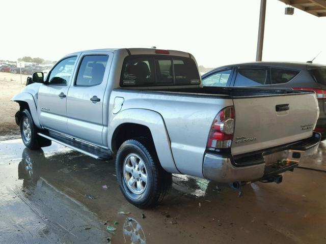 5TEJU4GN1AZ678405 - 2010 TOYOTA TACOMA DOU SILVER photo 3