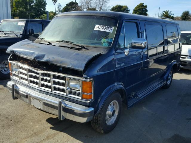 2B7HB21Y2NK100703 - 1992 DODGE RAM VAN B2 BLUE photo 2