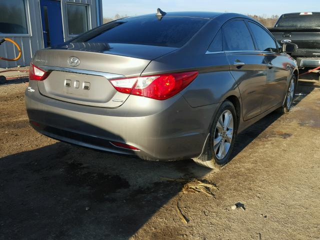 5NPEC4AC4BH112013 - 2011 HYUNDAI SONATA SE GRAY photo 4