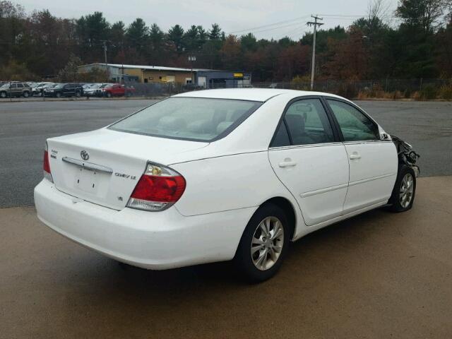 4T1BF32K95U086377 - 2005 TOYOTA CAMRY LE WHITE photo 4