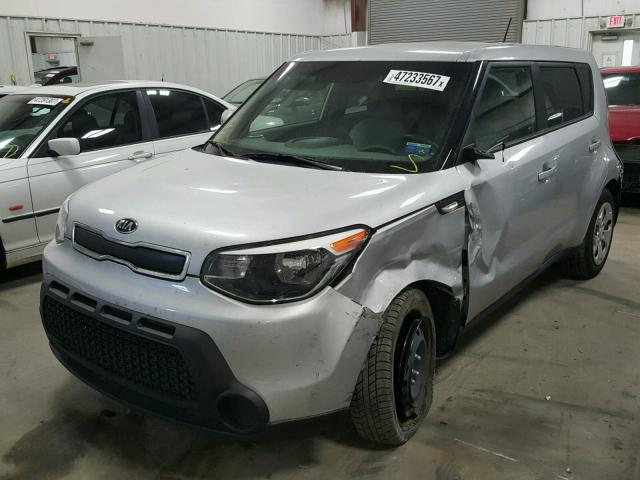 KNDJN2A23E7739153 - 2014 KIA SOUL SILVER photo 2