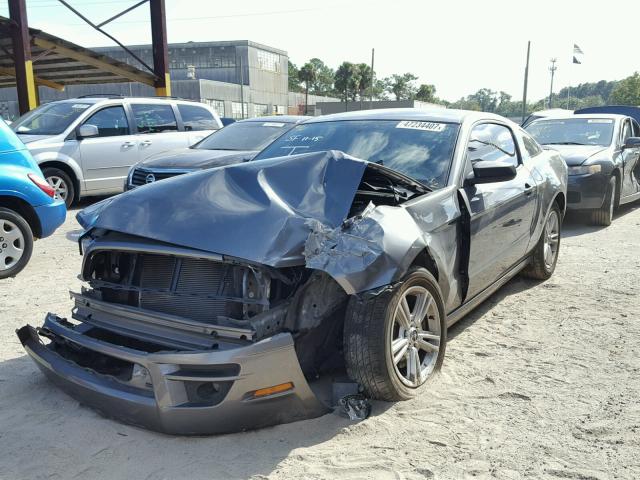 1ZVBP8AM3D5265912 - 2013 FORD MUSTANG GRAY photo 2