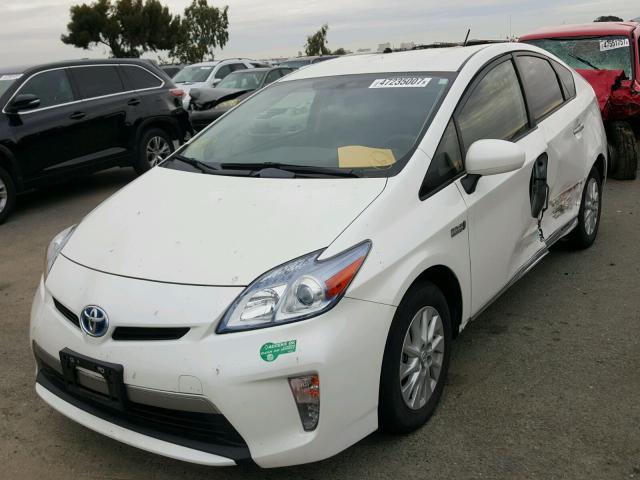 JTDKN3DP7E3052833 - 2014 TOYOTA PRIUS PLUG WHITE photo 2