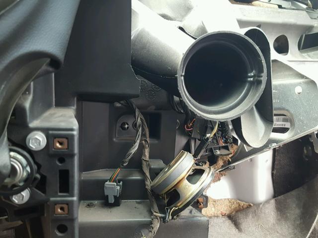 2G2WP552161123773 - 2006 PONTIAC GRAND PRIX SILVER photo 9