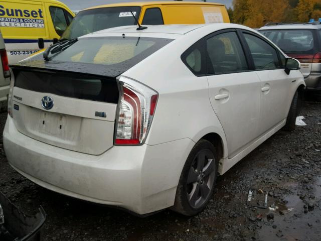 JTDKN3DU0F0399431 - 2015 TOYOTA PRIUS WHITE photo 4