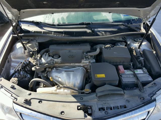 4T4BF1FK4CR263371 - 2012 TOYOTA CAMRY BASE GRAY photo 7