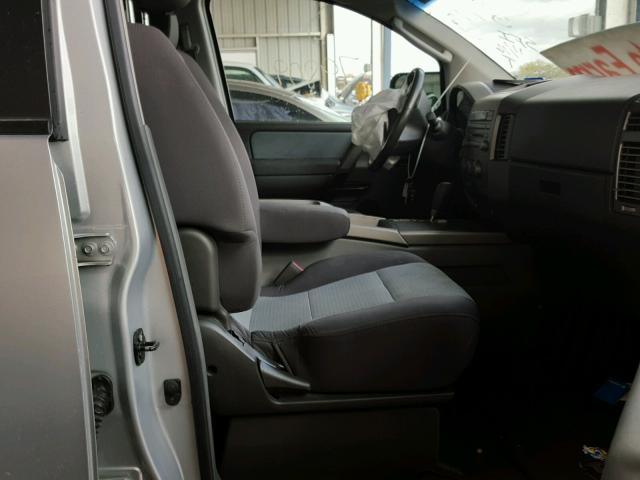 1N6BA07A55N570734 - 2005 NISSAN TITAN XE SILVER photo 5