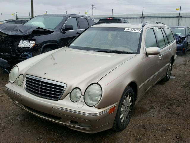 WDBJH65J2YB018967 - 2000 MERCEDES-BENZ E 320 BEIGE photo 2