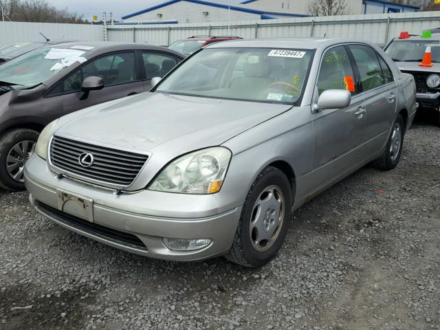 JTHBN30F610008071 - 2001 LEXUS LS 430 SILVER photo 2