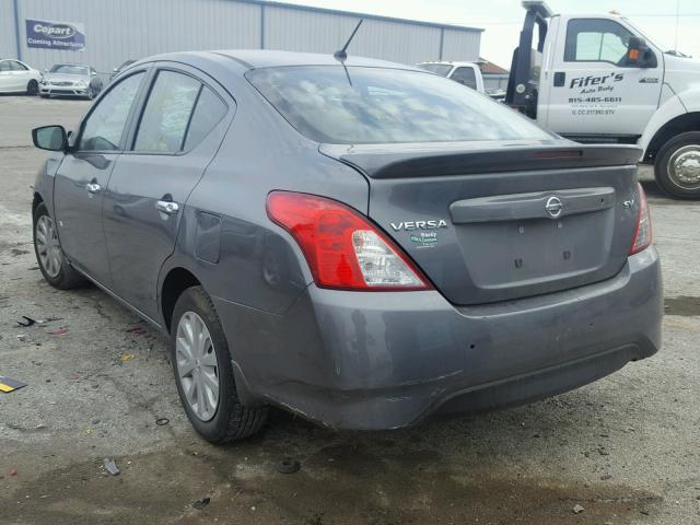 3N1CN7AP8HL809718 - 2017 NISSAN VERSA S GRAY photo 3