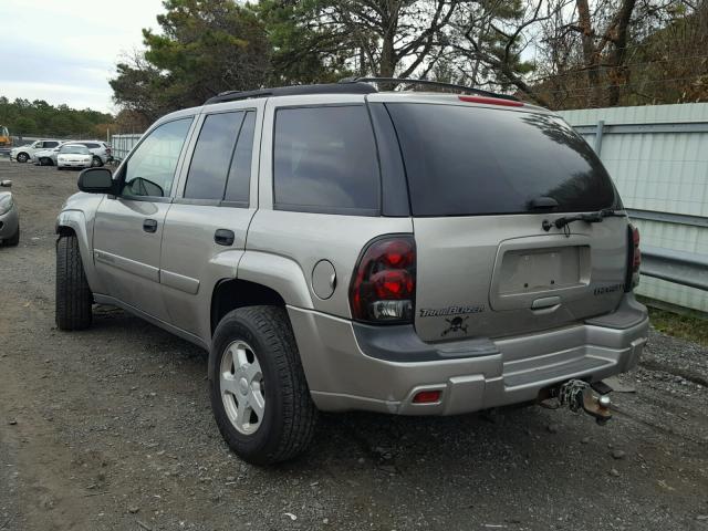 1GNDT13S422389882 - 2002 CHEVROLET TRAILBLAZE GRAY photo 3