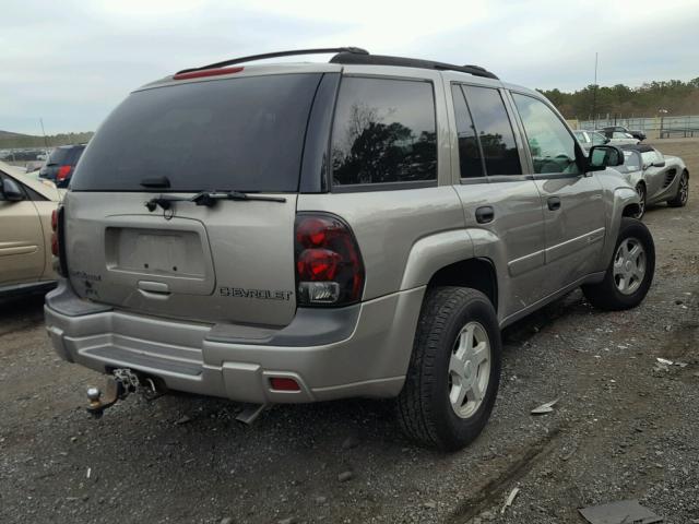 1GNDT13S422389882 - 2002 CHEVROLET TRAILBLAZE GRAY photo 4