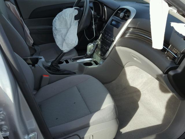 1G11B5SLXFF240920 - 2015 CHEVROLET MALIBU LS 银色 照片 5