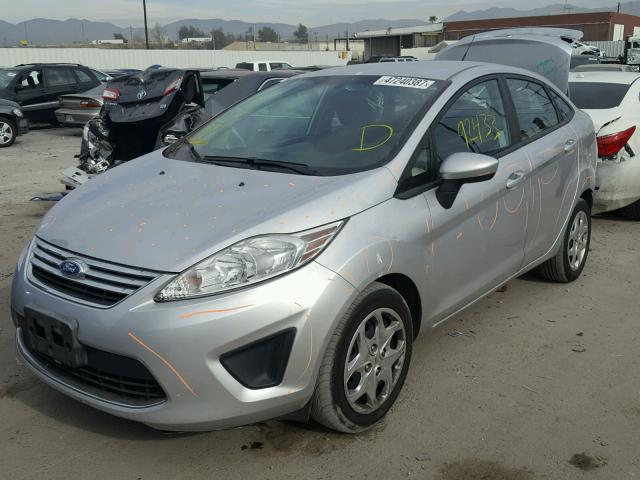 3FADP4BJ0BM212638 - 2011 FORD FIESTA SE SILVER photo 2