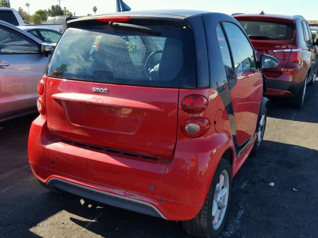 WMEEJ3BA7DK583026 - 2013 SMART FORTWO PUR RED photo 4