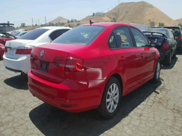 3VWD17AJ2FM267965 - 2015 VOLKSWAGEN JETTA SE RED photo 4