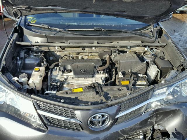 JTMRFREVXDD038459 - 2013 TOYOTA RAV4 XLE GRAY photo 7