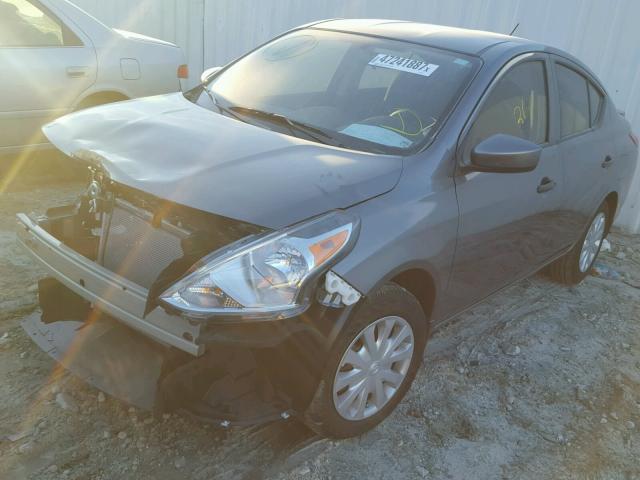 3N1CN7AP5HL906391 - 2017 NISSAN VERSA S GRAY photo 2