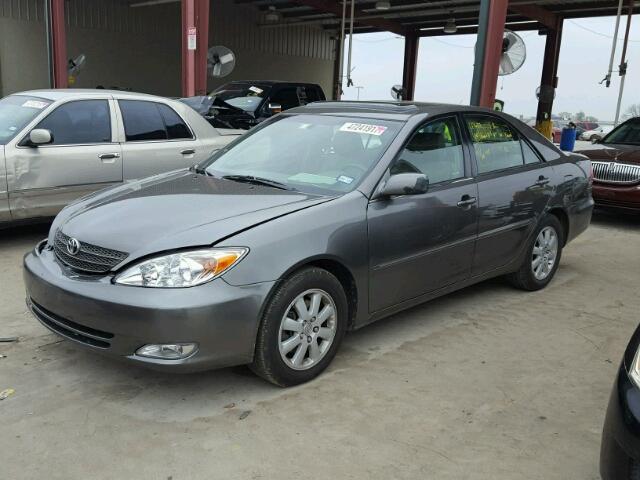 4T1BF32KX4U581833 - 2004 TOYOTA CAMRY LE 灰色 照片 2