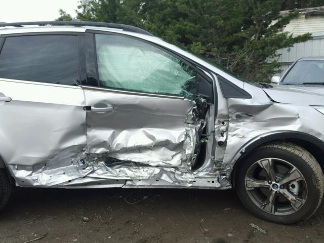 1FMCU9GDXHUC93274 - 2017 FORD ESCAPE SE 银色 照片 9