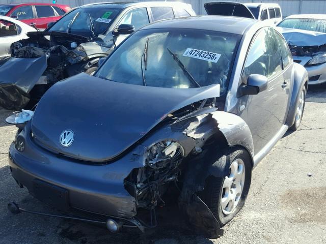 3VWCB21C42M410597 - 2002 VOLKSWAGEN NEW BEETLE 银色 照片 2