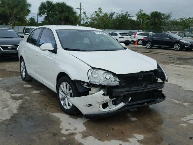 3VWRX7AJ5AM129754 - 2010 VOLKSWAGEN JETTA WHITE photo 1