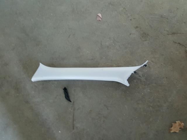 JF2SJAEC9JH412811 - 2018 SUBARU FORESTER 2 WHITE photo 9