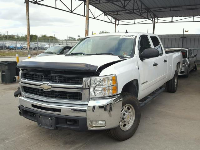 1GCHC23688F132616 - 2008 CHEVROLET SILVERADO WHITE photo 2