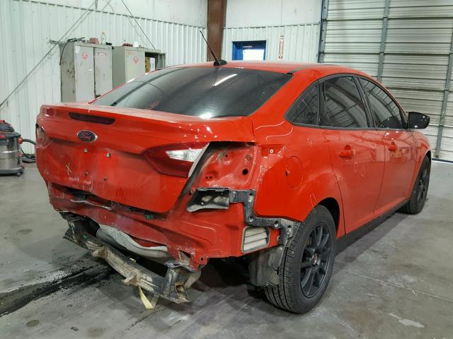 1FADP3F26DL131449 - 2013 FORD FOCUS SE RED photo 4