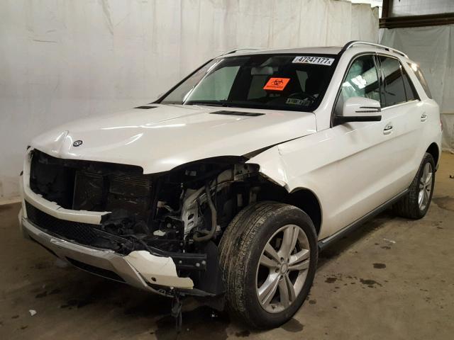 4JGDA5HBXDA122829 - 2013 MERCEDES-BENZ ML 350 4MA WHITE photo 2