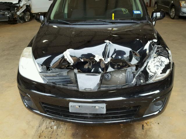 3N1BC13E29L421802 - 2009 NISSAN VERSA S BLACK photo 7