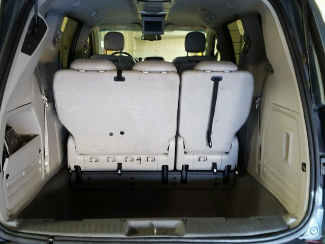 2A8HR54P48R722482 - 2008 CHRYSLER TOWN & COU TEAL photo 9