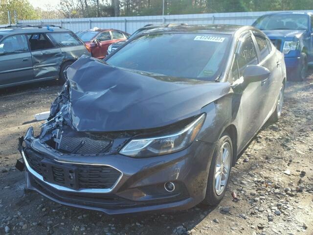 1G1BE5SM7H7105346 - 2017 CHEVROLET CRUZE LT GRAY photo 2