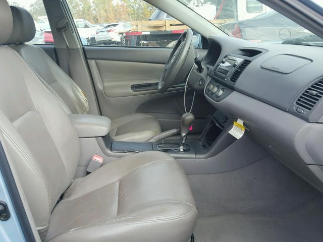 4T1BE32K15U960398 - 2005 TOYOTA CAMRY LE ლურჯი ფოტო 5