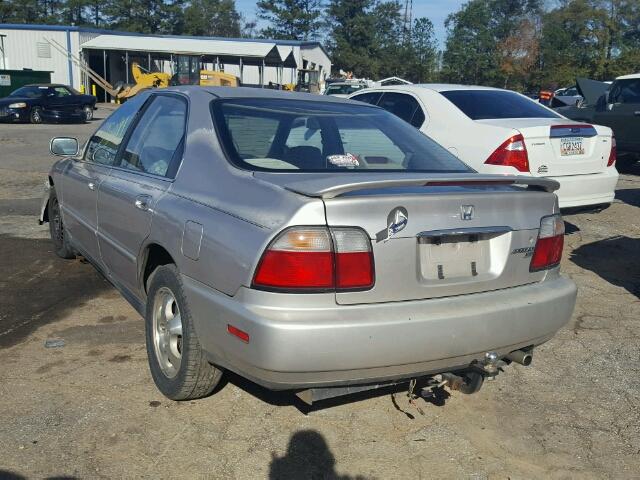 1HGCD5606VA159145 - 1997 HONDA ACCORD SE TAN photo 3