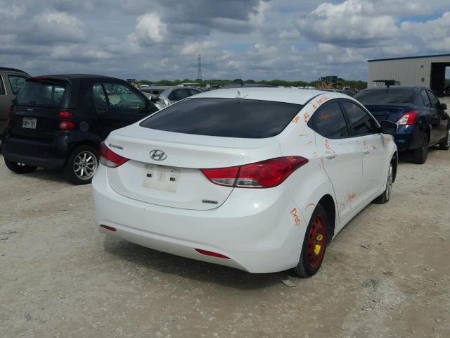 5NPDH4AE1CH117184 - 2012 HYUNDAI ELANTRA GL WHITE photo 4