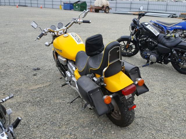 JH2RC431XTM200558 - 1996 HONDA VF750 C YELLOW photo 3