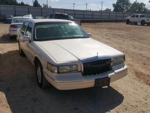 1LNLM83W9VY678346 - 1997 LINCOLN TOWN CAR C BEIGE photo 1