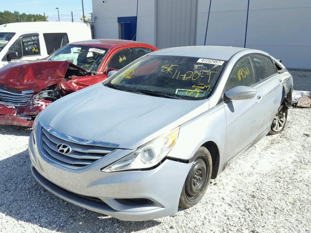 5NPEB4AC7BH142240 - 2011 HYUNDAI SONATA GLS SILVER photo 2