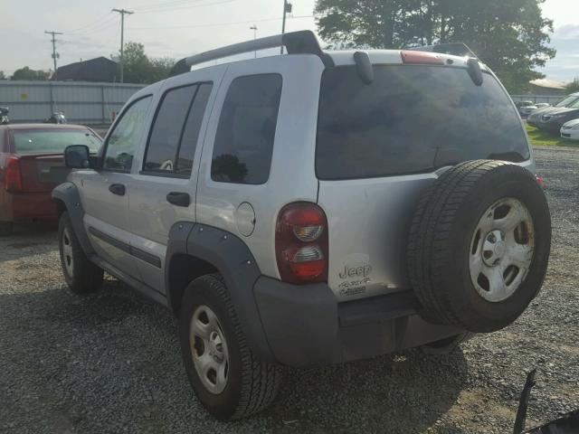 1J4GL38K86W293319 - 2006 JEEP LIBERTY RE SILVER photo 3