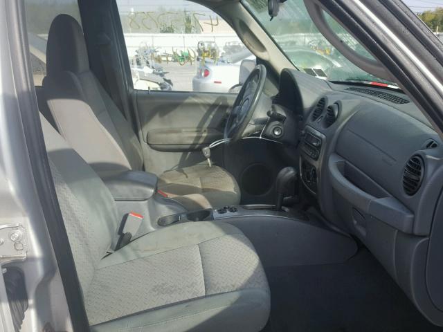 1J4GL38K86W293319 - 2006 JEEP LIBERTY RE SILVER photo 5