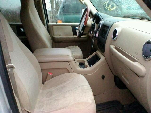 1FMPU16546LA74651 - 2006 FORD EXPEDITION SILVER photo 5