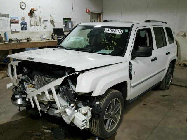 1J4FT48B39D170318 - 2009 JEEP PATRIOT LI WHITE photo 2