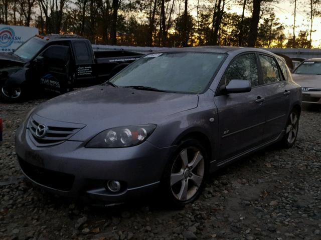 JM1BK343151338758 - 2005 MAZDA 3 HATCHBAC GRAY photo 2