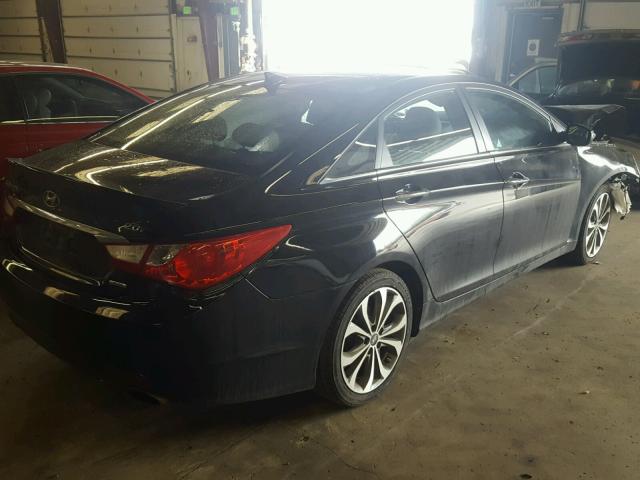 5NPEC4AB2DH637162 - 2013 HYUNDAI SONATA SE BLACK photo 4